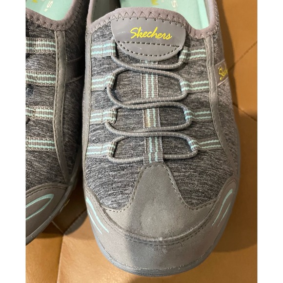 Sketchers Women’s Relaxed Fit Memory Foam Slip On Comfort Sneakers Size 10 - Picture 2 of 8